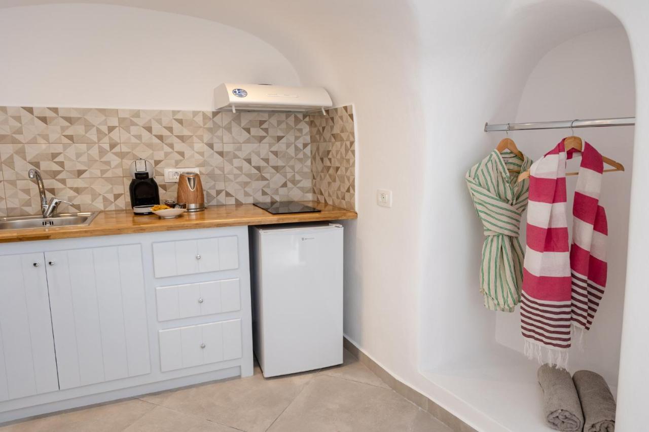 Sunborn Oia Suites Bagian luar foto