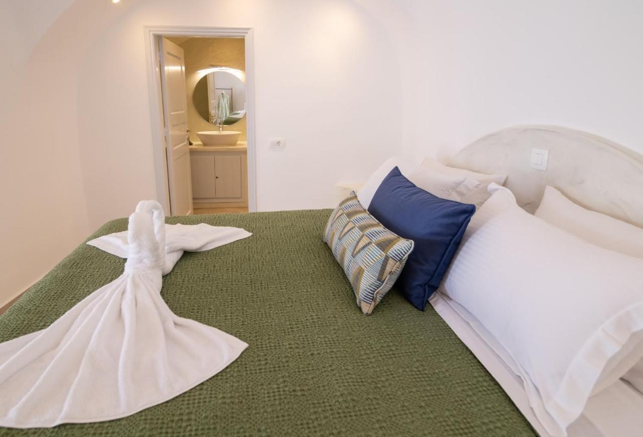 Sunborn Oia Suites Bagian luar foto
