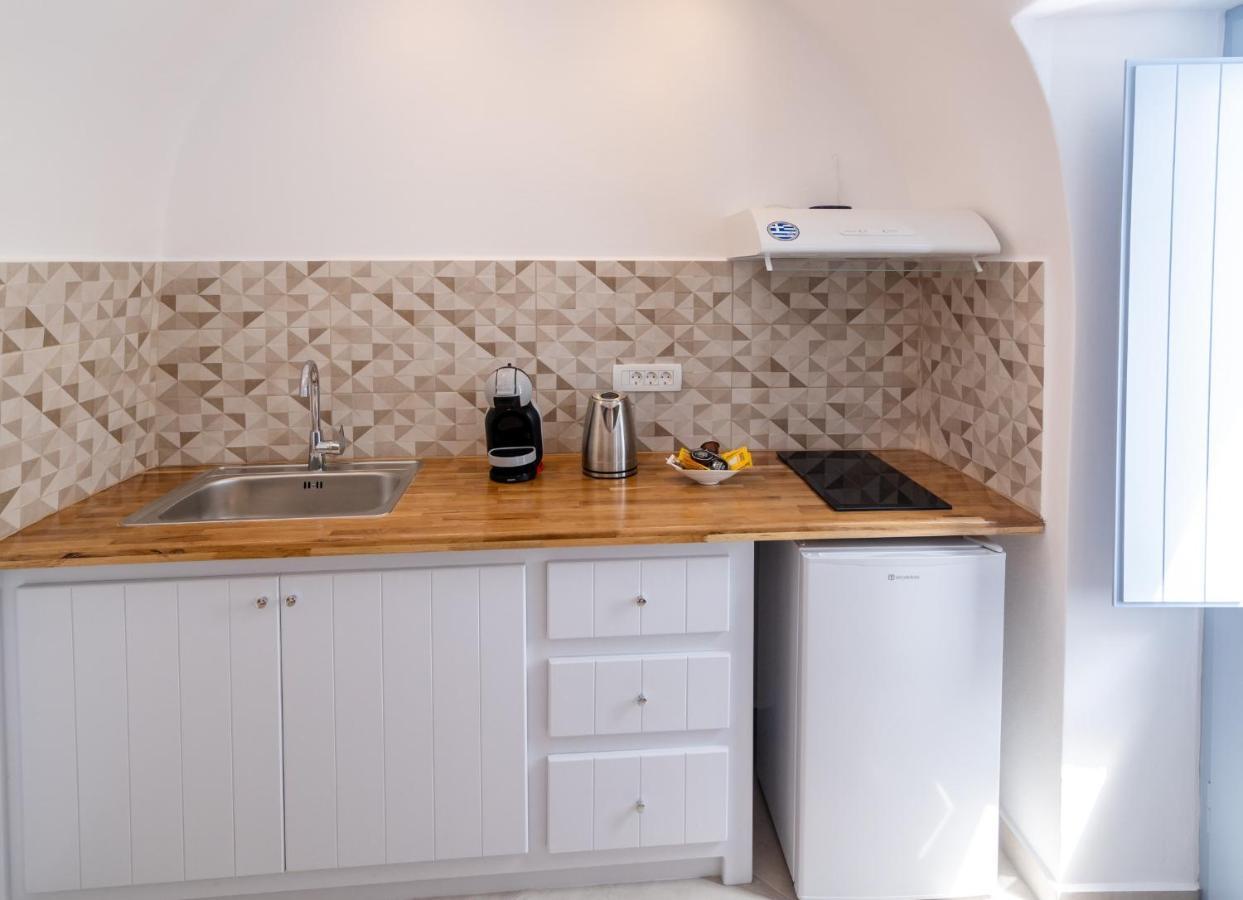 Sunborn Oia Suites Bagian luar foto
