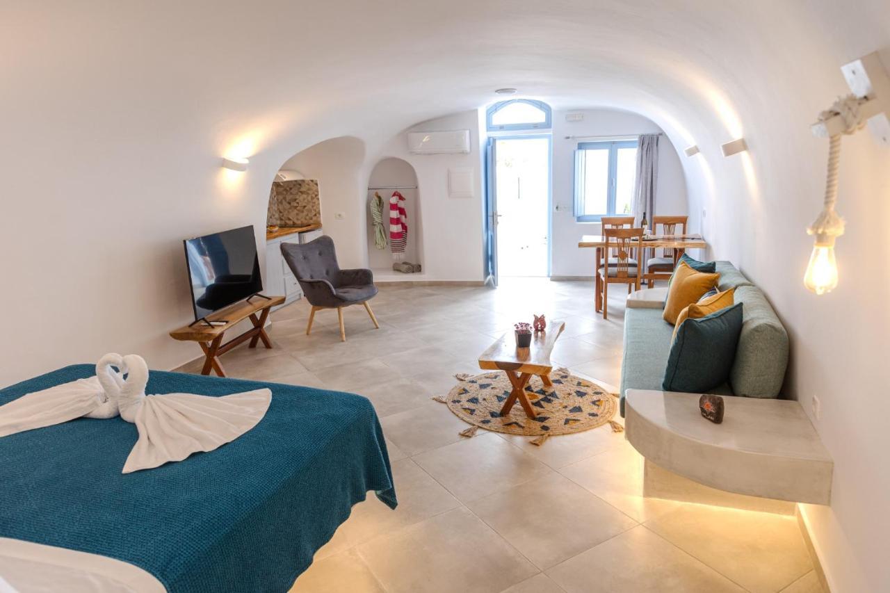 Sunborn Oia Suites Bagian luar foto
