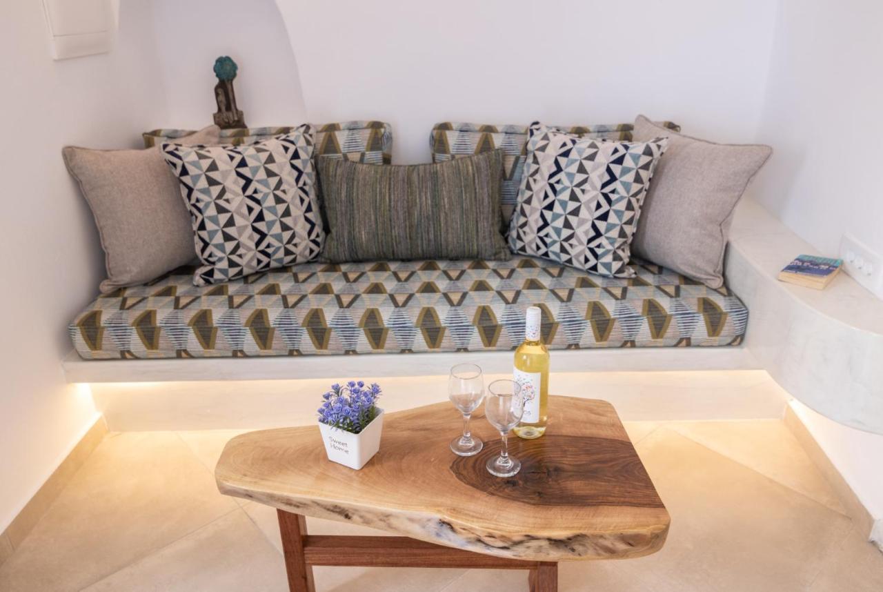 Sunborn Oia Suites Bagian luar foto