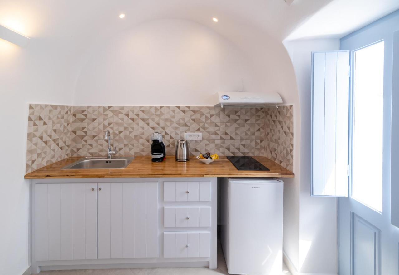 Sunborn Oia Suites Bagian luar foto