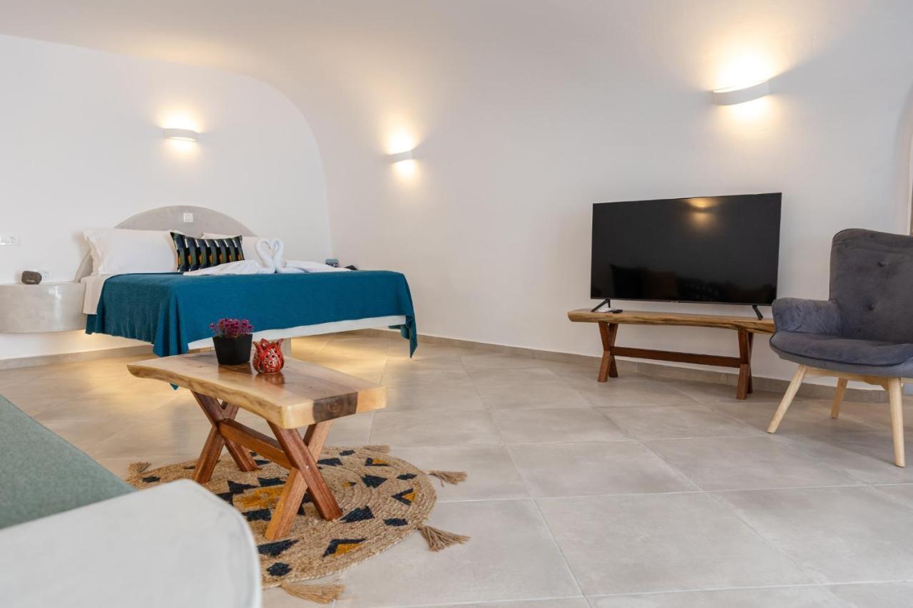 Sunborn Oia Suites Bagian luar foto